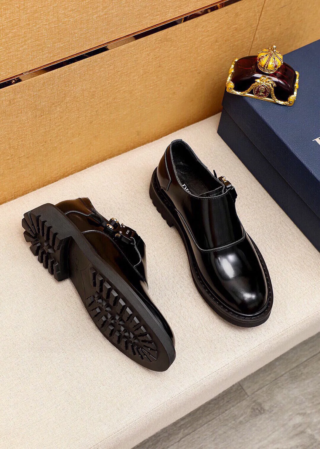 Men's men's shoes 💰600 💐"Dior" Dior 🇮🇹🇮🇹 counter synchronization Top purchasing agent 🔍🔍Men's 2⃣️0⃣️2⃣️5⃣️Business leather shoes Original open-edge beads imported from Italy, fully imported cow leather lining, sole: original T men's shoes 💰U outsole, exclusive movable molded sole, super comfortable, original factory follow-up goods, 🔍🔍high quality, can be entered and exited the counter at will, welcome to compare. Regular size 39-44 (customized at 38.45🉑️) 3 colors🉑️ to choose from